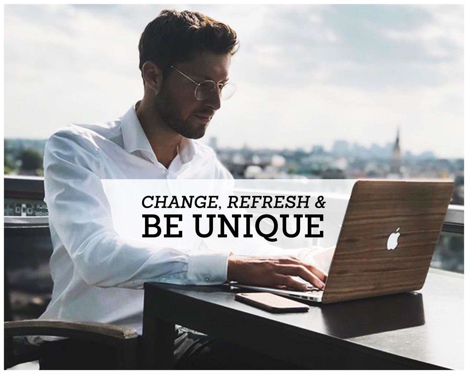 Flying Owl - Character - Macbook Wood Skin